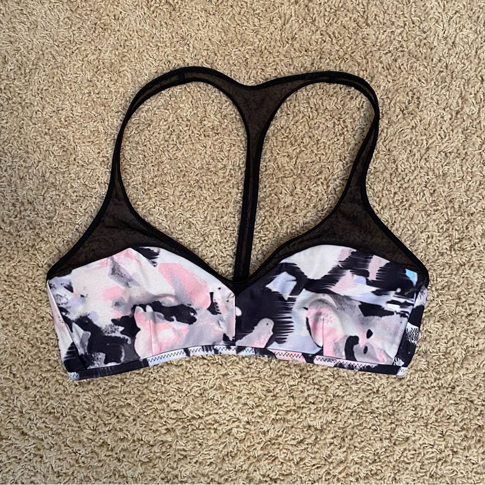 EUC Lululemon Reversible Bra, sz. 6